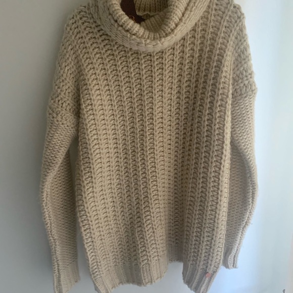 WAR THE ROBE Chunky Wool Turtleneck Sweater - Size L - Cream - NWT! - Picture 2 of 5